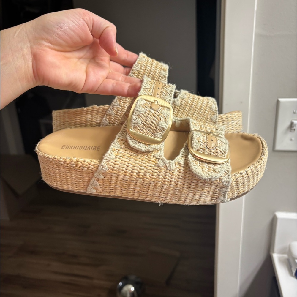 Cushionaire Platform Sandals